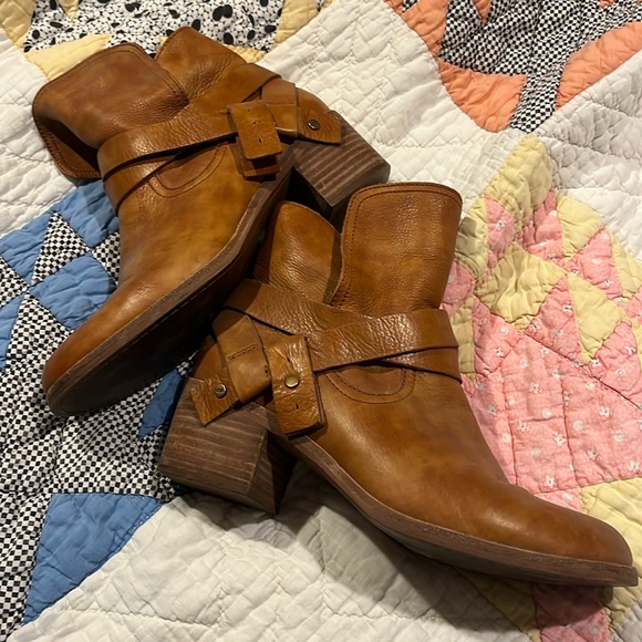 UGG Shoes - UGG  Elora Chestnut Camel Soft Leather Ankle Boots